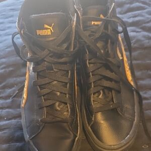 Puma Black and Gold Leopard Accent Womens Sneaker High Tops Size 8